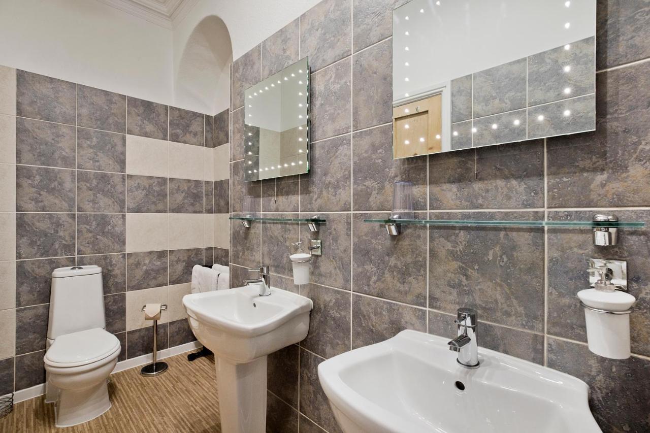 White Rose Guest House ファイリー エクステリア 写真